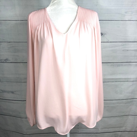 Banana Republic Tops - BananaRepublic Blush Pink Pleated Shoulder Tunic M